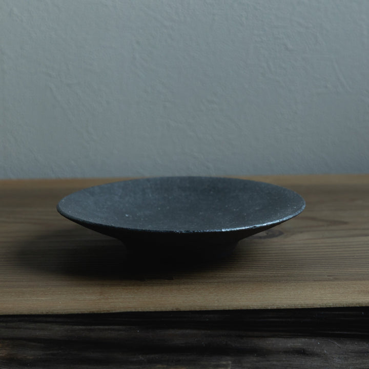 黒灰釉平鉢
