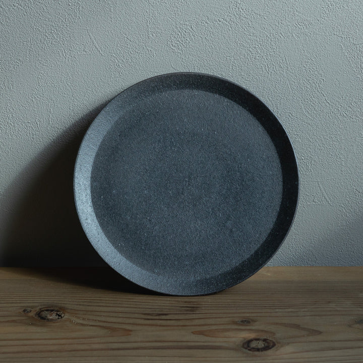 黒灰釉プレート（22cm）